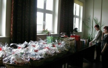 Słodycze dla dzieci z Dom&oacute;w Dziecka w Solecznikach na Litwie - 03.2011 r. 14