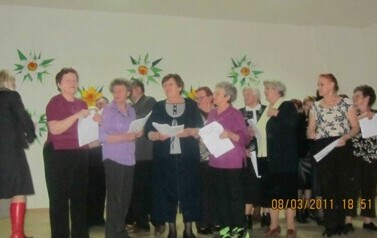Dzień Kobiet w Klubie Seniora - 08.03.2011 r.  1