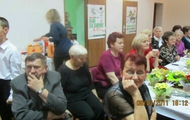 Dzień Kobiet w Klubie Seniora - 08.03.2011 r.  7