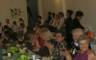 Dzień Kobiet w Klubie Seniora - 08.03.2011 r.  15