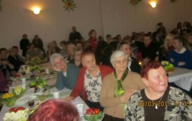 Dzień Kobiet w Klubie Seniora - 08.03.2011 r.  22