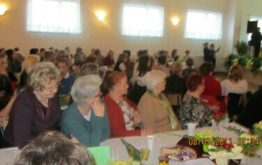 Dzień Kobiet w Klubie Seniora - 08.03.2011 r.  24