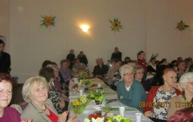 Dzień Kobiet w Klubie Seniora - 08.03.2011 r.  31