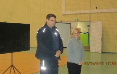 Pokaz samoobrony na hali sportowej - 06.12.2011 r.  13