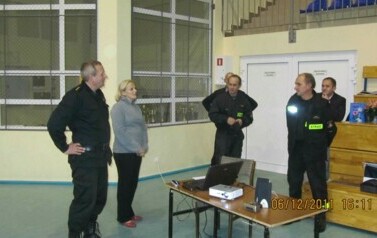 Pokaz samoobrony na hali sportowej - 06.12.2011 r.  24