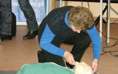 Kurs pierwszej pomocy w Klubie Seniora - 25.11.2013 r. 11