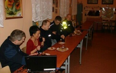 Strażacy i policjanci u Senior&oacute;w - 28.01.2014 r. 3