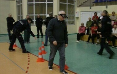Strażacy i policjanci u Senior&oacute;w - 28.01.2014 r. 8