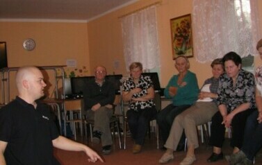 Kurs pierwszej pomocy w Klubie Seniora - 27.11.2014 r. 4