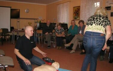 Kurs pierwszej pomocy w Klubie Seniora - 27.11.2014 r. 6