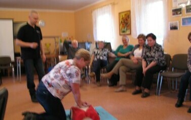 Kurs pierwszej pomocy w Klubie Seniora - 27.11.2014 r. 11